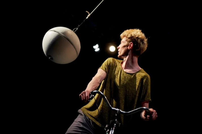 szene-Radar - JULIAN VOGEL // "Ceramic Circus", Tollhaus  in Karlsruhe